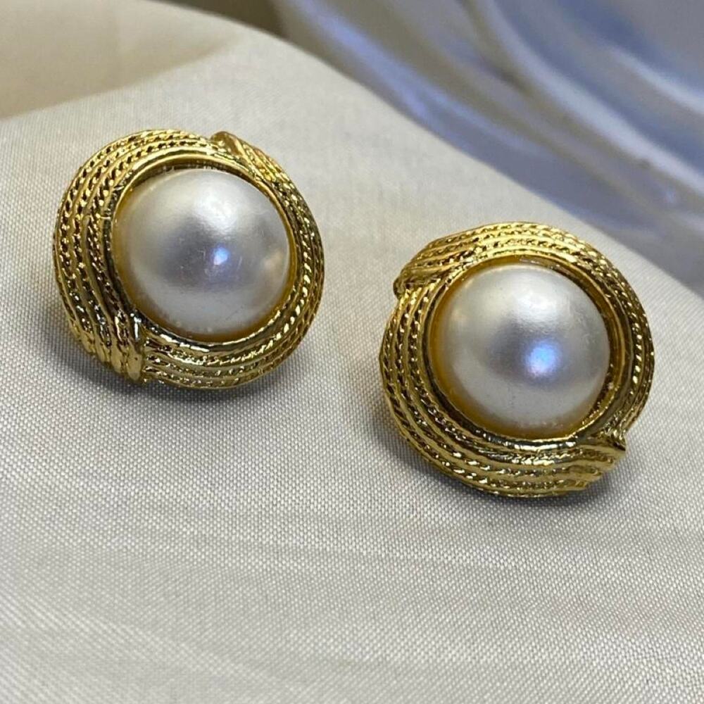 Vintage Gold tone pearl earrings braided 80s Pearl Gold Tone Pierced Earrings